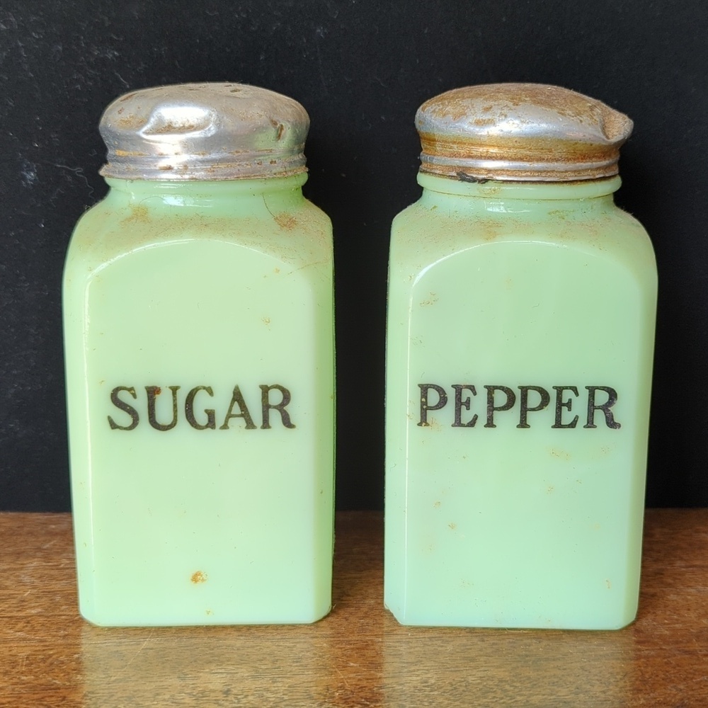Mckee Jadeite Kitchenware Shakers